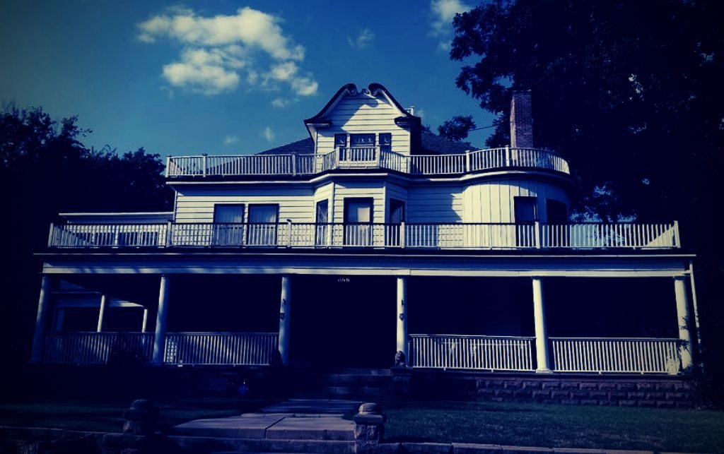 The Stone Lion Inn in Guthrie, Oklahoma