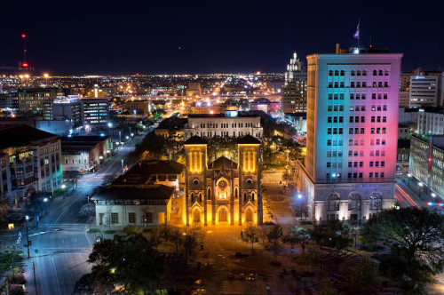 downtown san antonio with the alamo