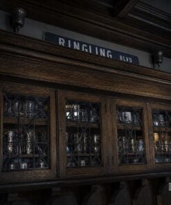 06-ringling-blvd-cabinet-detail-4k