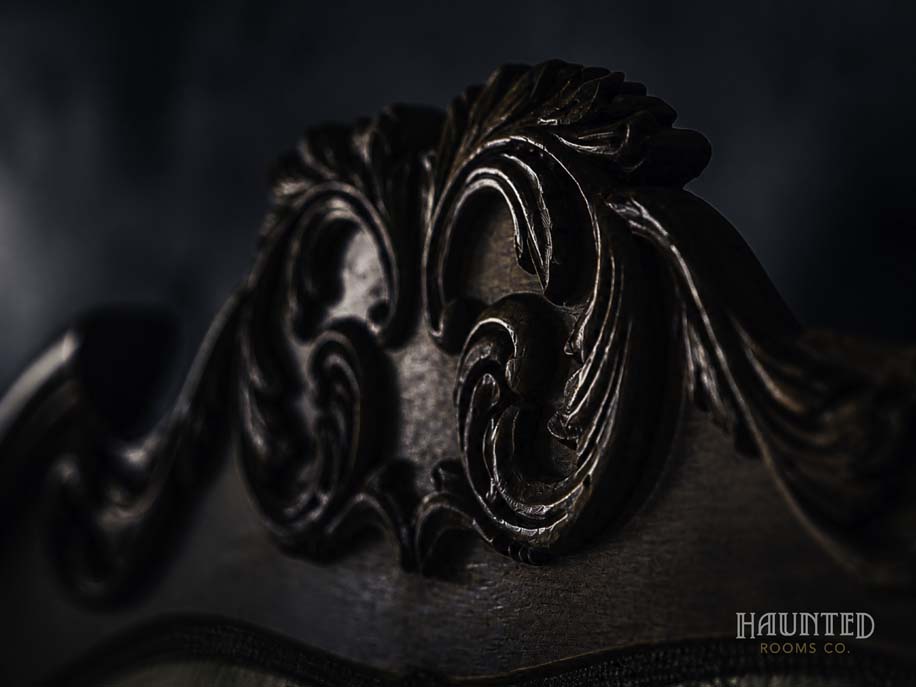 08-ringling-carved-bed-detail-4k