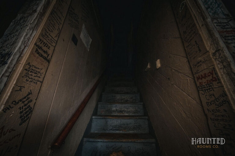 Haunted Hinsdale House Ghost Hunt, Hinsdale, New York | Haunted Rooms ...