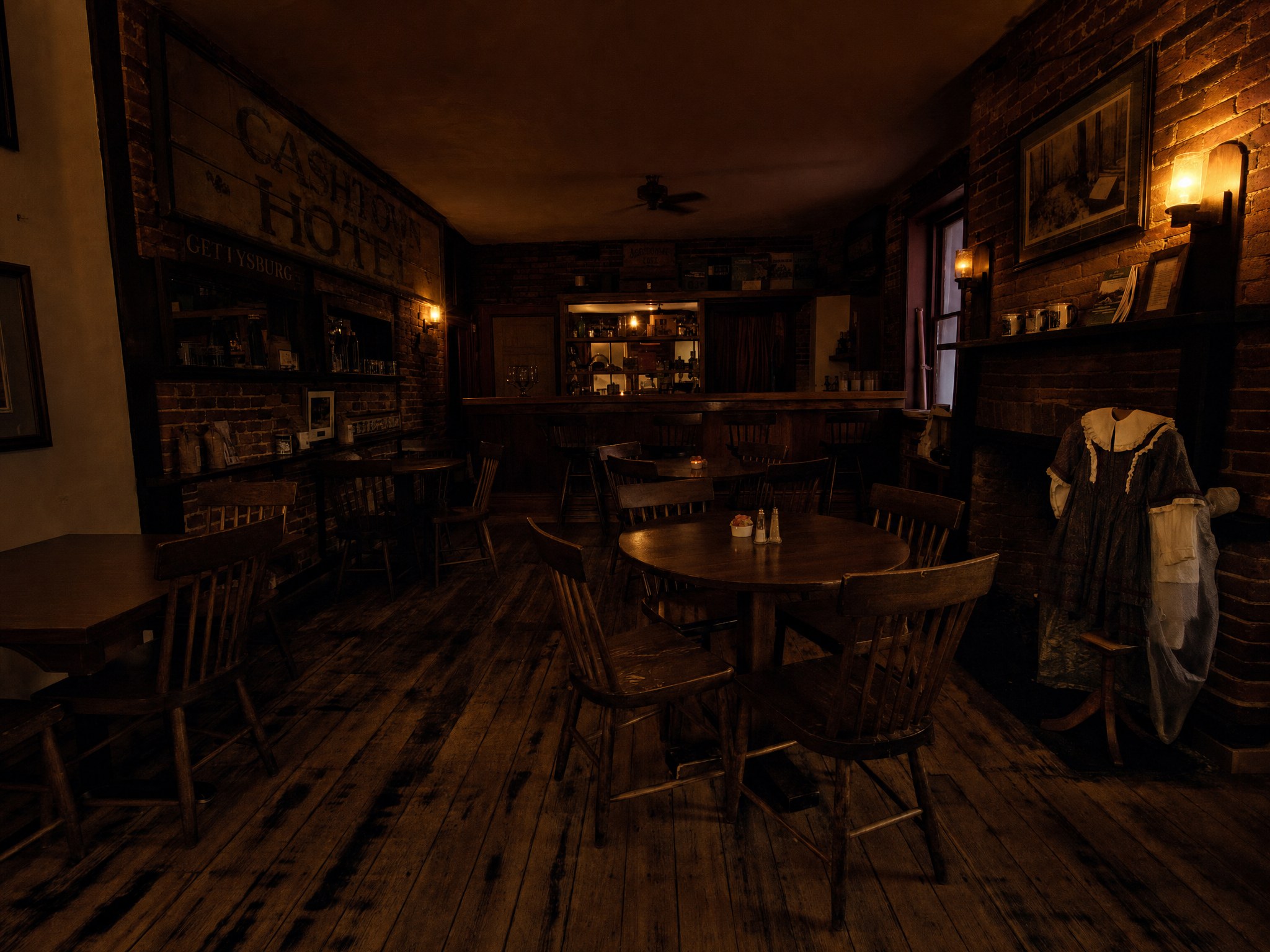 The old Cashtown Hotel tavern at night