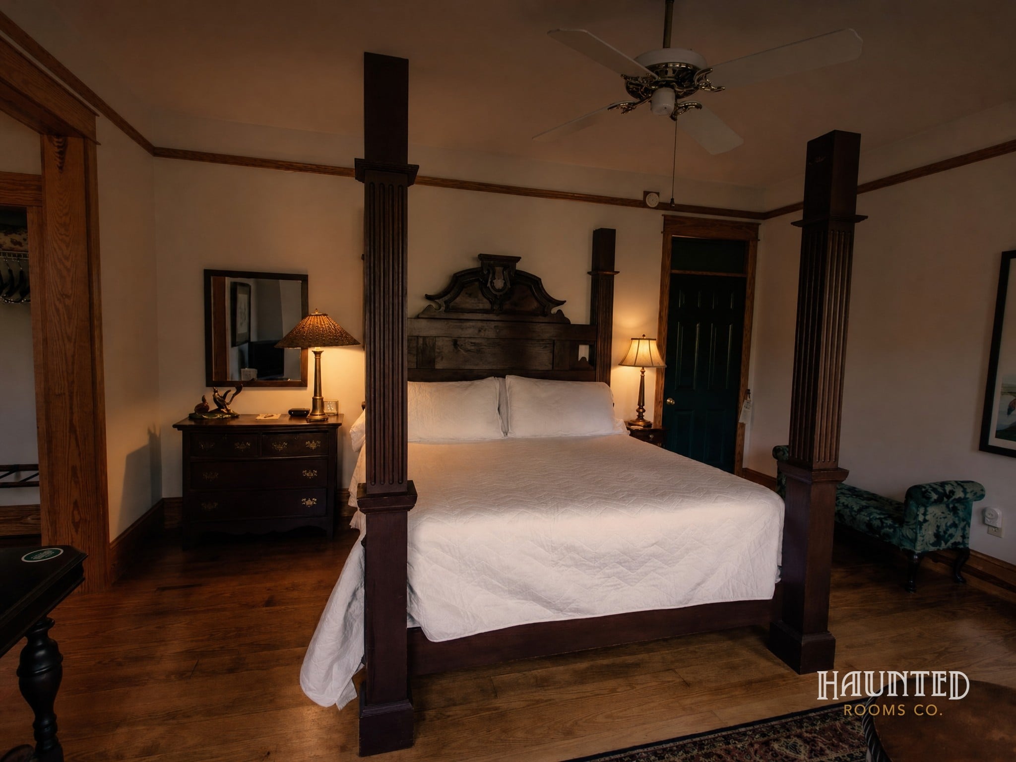 Room 3 four-poster bed at the Roanoke Island Inn at night