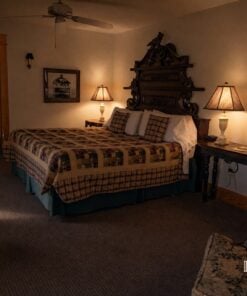 Room 7 family suite at the Roanoke Island Inn at night