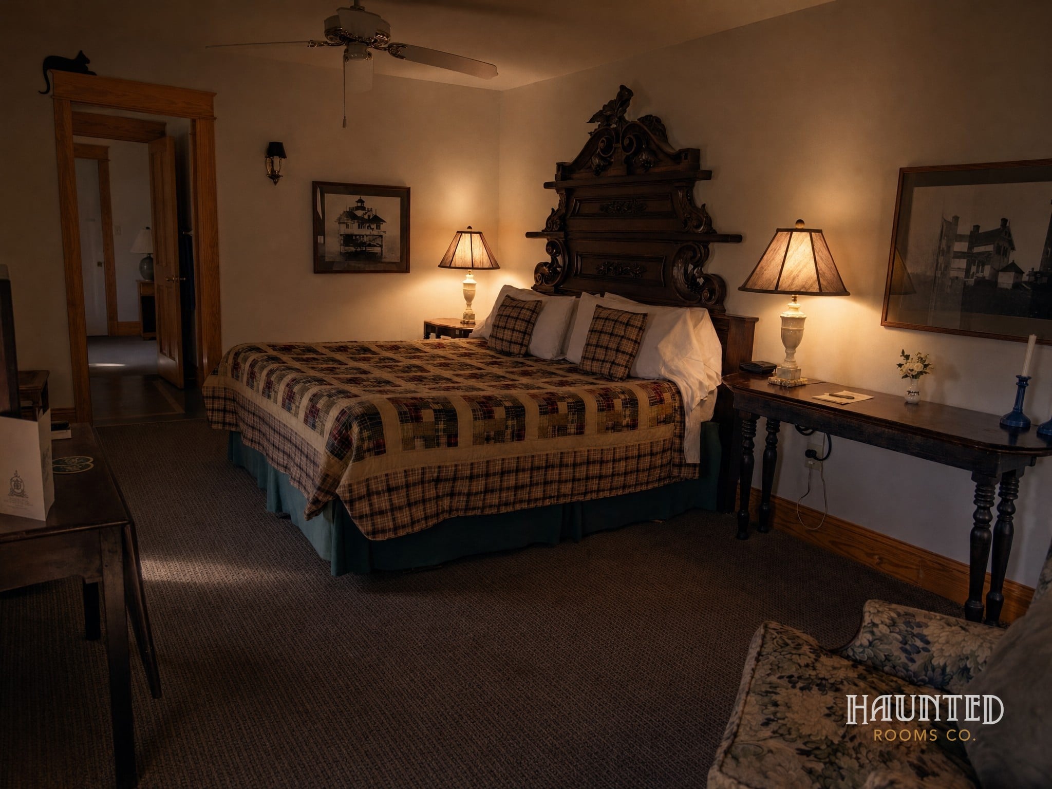 Room 7 family suite at the Roanoke Island Inn at night